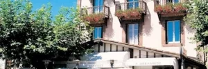 Camino de Santiago Accommodation: Hotel des Pyrénées ⭑⭑⭑⭑