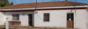 Camino de Santiago Accommodation: Albergue de peregrinos de Villabrázaro