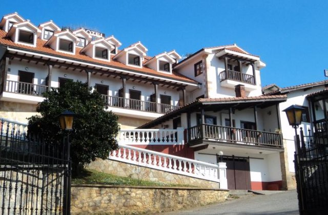 Camino de Santiago Accommodation: Hotel Solatorre ⭑⭑
