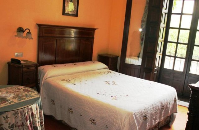 Camino de Santiago Accommodation: Hotel Santillana ⭑⭑⭑