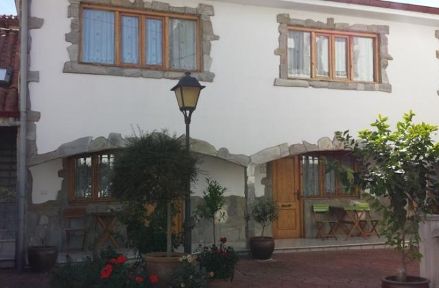 Camino de Santiago Accommodation: Hotel Cortijo ⭑⭑