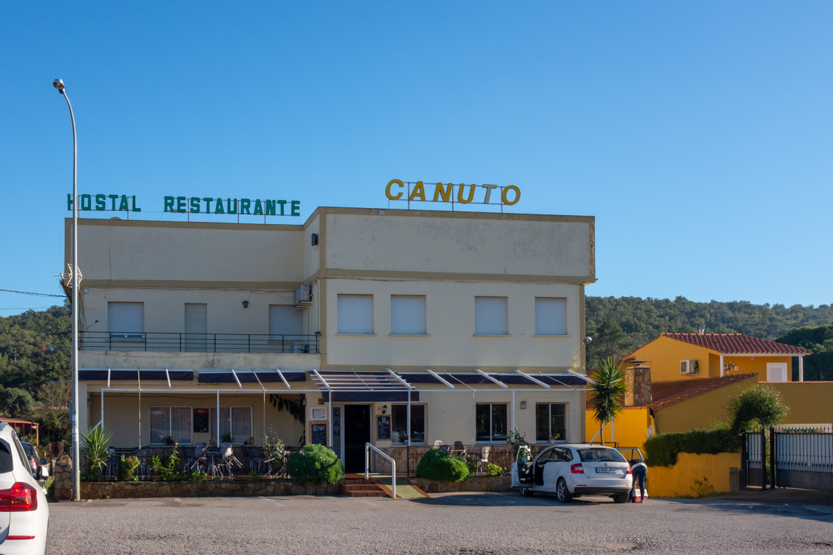 Camino de Santiago Accommodation: Hostal Canuto