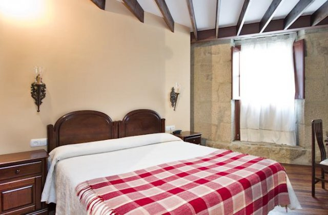 Camino de Santiago Accommodation: Hotel O Portelo Rural ⭑⭑