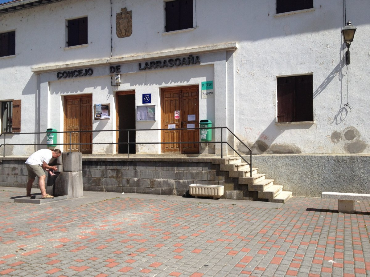 Camino de Santiago Accommodation: Albergue de Larrasoaña