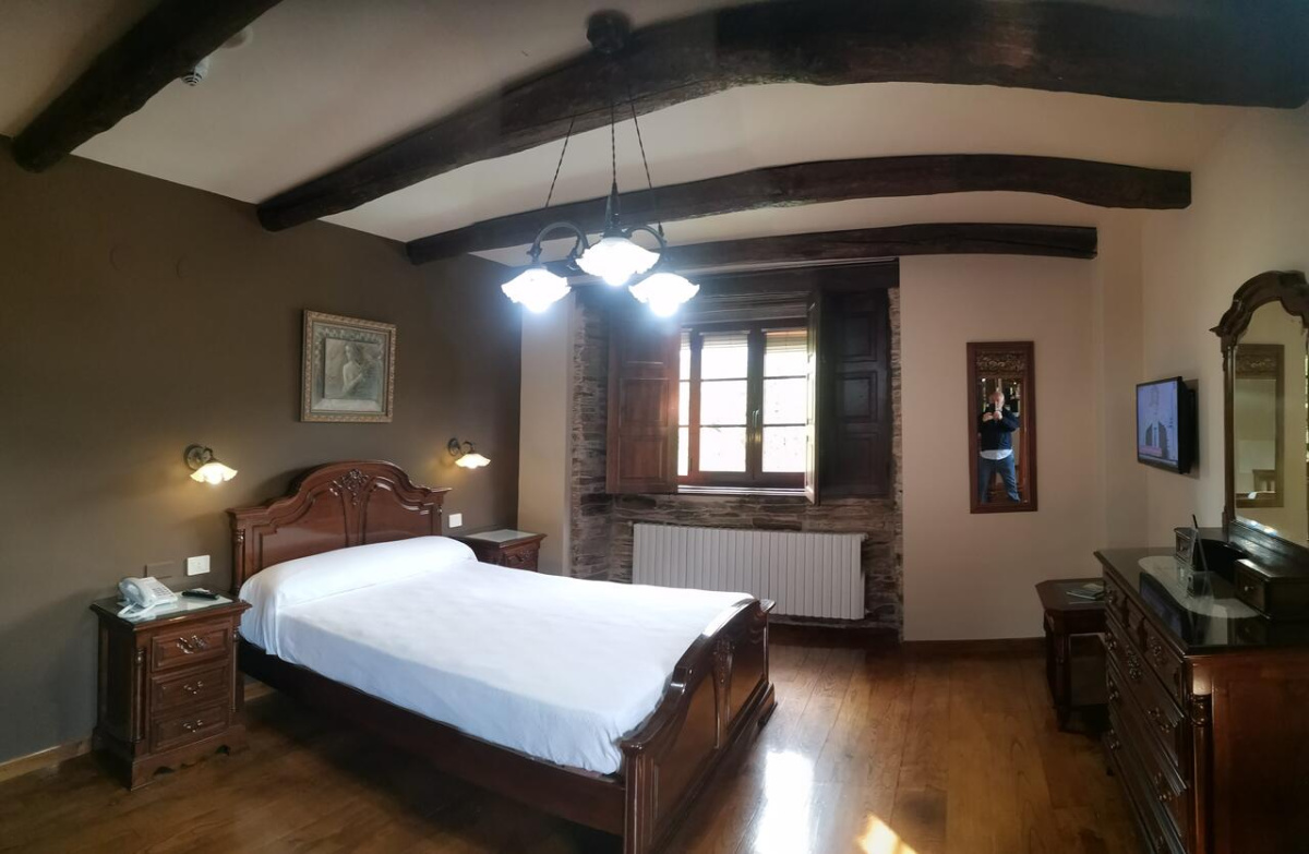 Camino de Santiago Accommodation: Hotel Casa de Díaz ⭑⭑