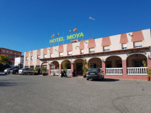 Camino de Santiago Accommodation: Hotel Moya ⭑