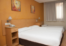 Camino de Santiago Accommodation: Hotel Confort Oviedo ⭑⭑